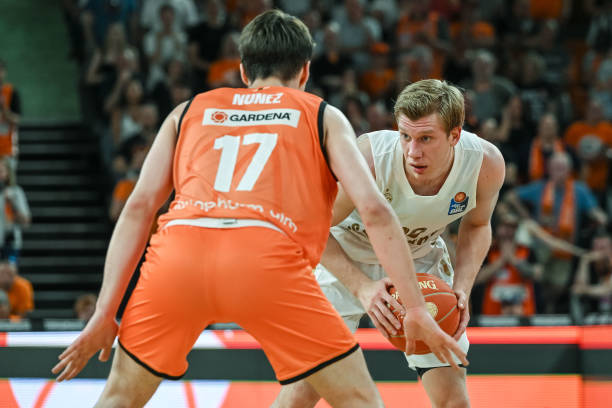 使得教练组 使得教练组