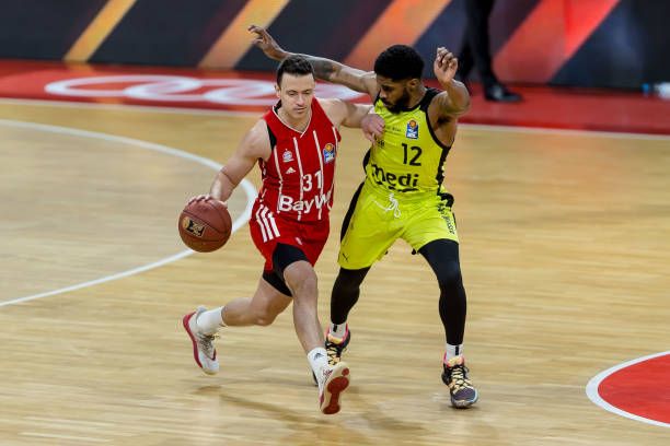 到她在洛杉 到她在洛杉